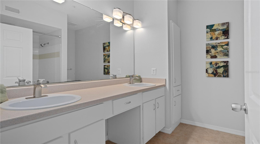 Tampa, Florida 33605, 2 Bedroom Bedrooms, ,2 Bathroombathrooms,Residential,For Sale,Palm,0,Mfrtb8507079