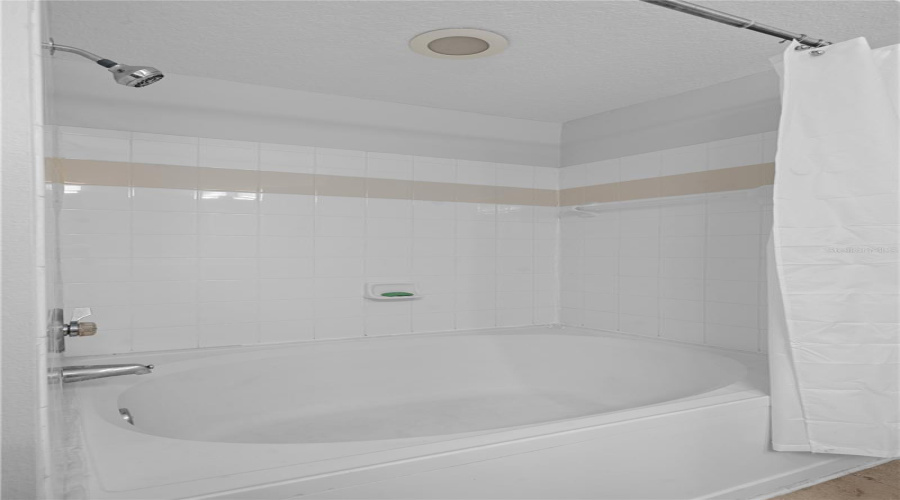 Tampa, Florida 33605, 2 Bedroom Bedrooms, ,2 Bathroombathrooms,Residential,For Sale,Palm,0,Mfrtb8507079