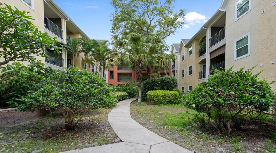 Tampa, Florida 33605, 2 Bedroom Bedrooms, ,2 Bathroombathrooms,Residential,For Sale,Palm,0,Mfrtb8507079