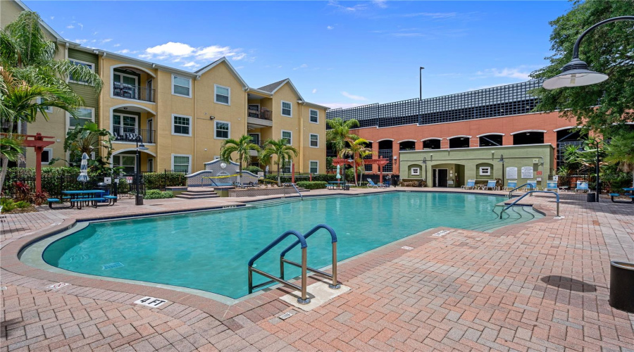 Tampa, Florida 33605, 2 Bedroom Bedrooms, ,2 Bathroombathrooms,Residential,For Sale,Palm,0,Mfrtb8507079