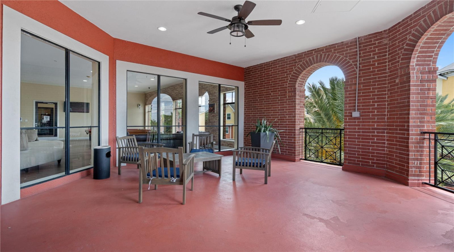 Tampa, Florida 33605, 2 Bedroom Bedrooms, ,2 Bathroombathrooms,Residential,For Sale,Palm,0,Mfrtb8507079