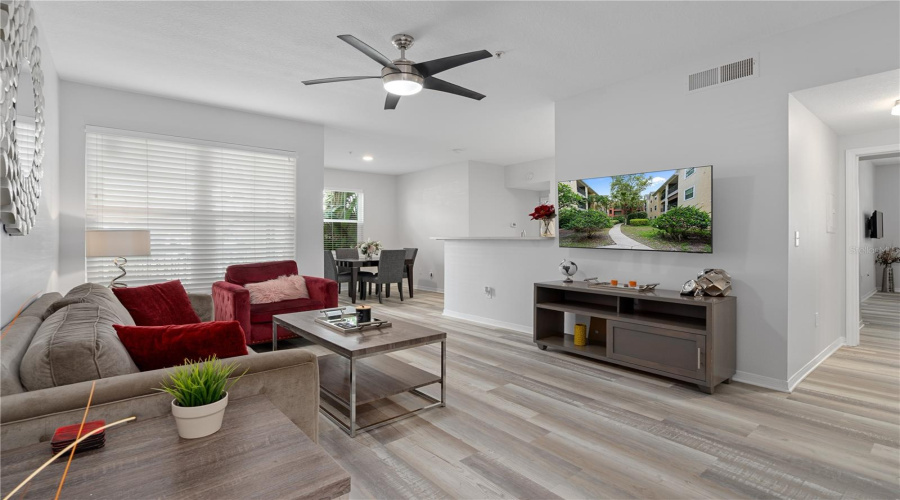 Tampa, Florida 33605, 2 Bedroom Bedrooms, ,2 Bathroombathrooms,Residential,For Sale,Palm,0,Mfrtb8507079
