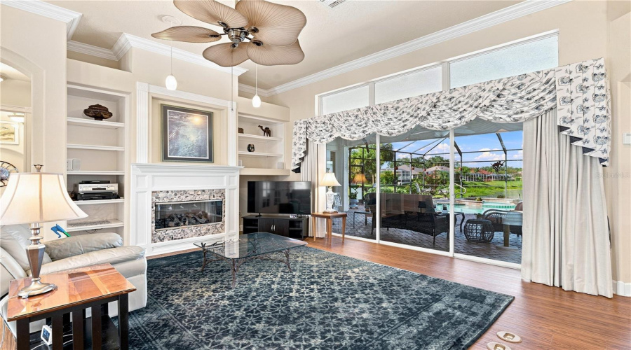 Livingroom 12-Foot Celling Pocket Glass Doors
