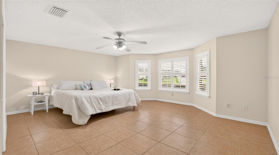 Guest Bedroom #1