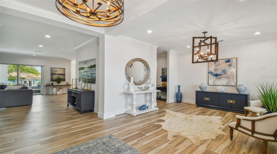 Tampa, Florida 33611, 5 Bedroom Bedrooms, ,4 Bathroombathrooms,Residential,For Sale,Bay Villa,0,Mfrtb8488683