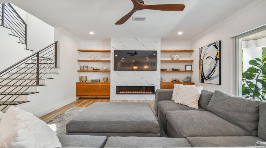 Tampa, Florida 33611, 5 Bedroom Bedrooms, ,4 Bathroombathrooms,Residential,For Sale,Bay Villa,0,Mfrtb8488683
