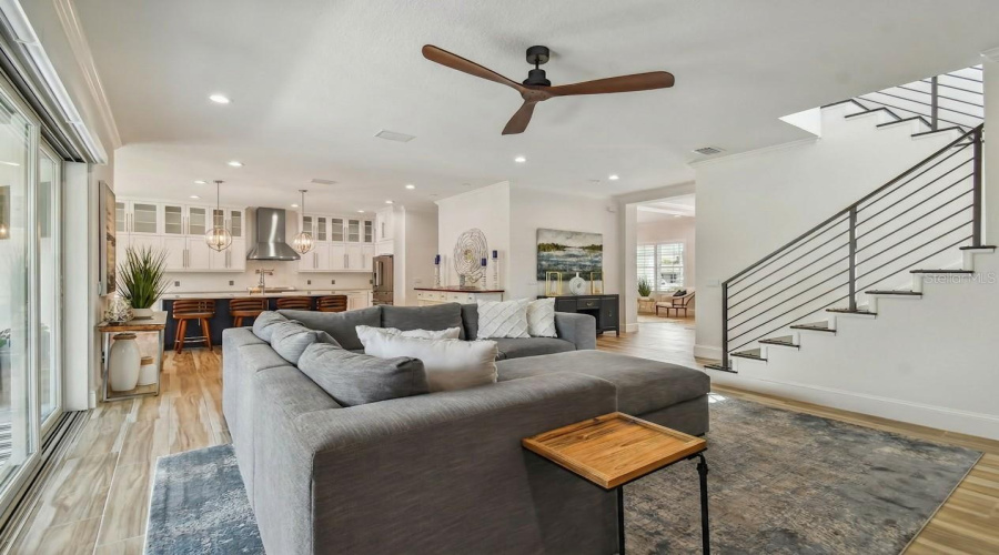 Tampa, Florida 33611, 5 Bedroom Bedrooms, ,4 Bathroombathrooms,Residential,For Sale,Bay Villa,0,Mfrtb8488683