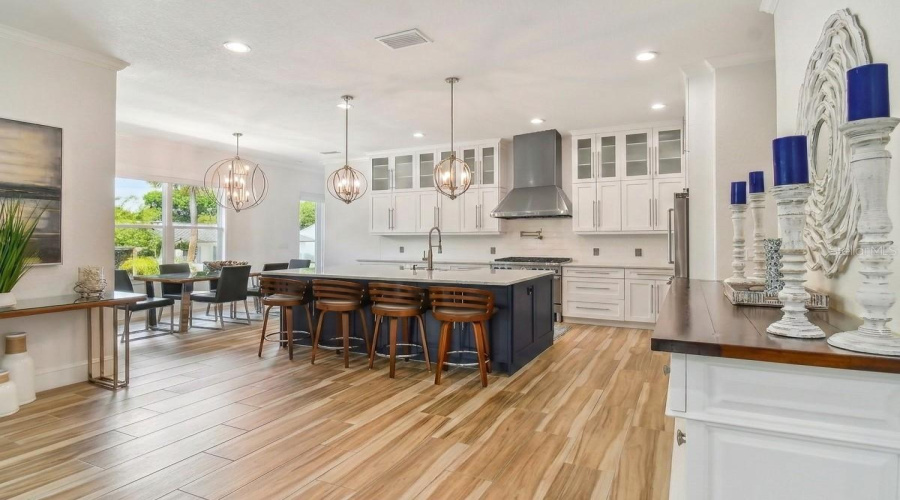 Tampa, Florida 33611, 5 Bedroom Bedrooms, ,4 Bathroombathrooms,Residential,For Sale,Bay Villa,0,Mfrtb8488683