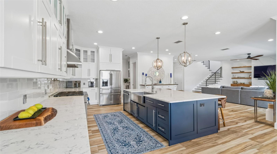 Tampa, Florida 33611, 5 Bedroom Bedrooms, ,4 Bathroombathrooms,Residential,For Sale,Bay Villa,0,Mfrtb8488683