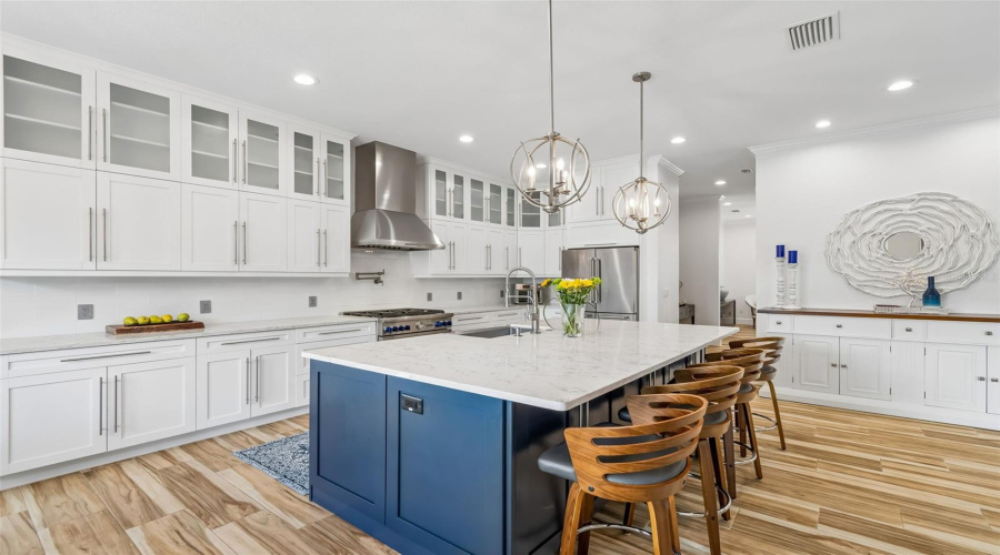 Tampa, Florida 33611, 5 Bedroom Bedrooms, ,4 Bathroombathrooms,Residential,For Sale,Bay Villa,0,Mfrtb8488683