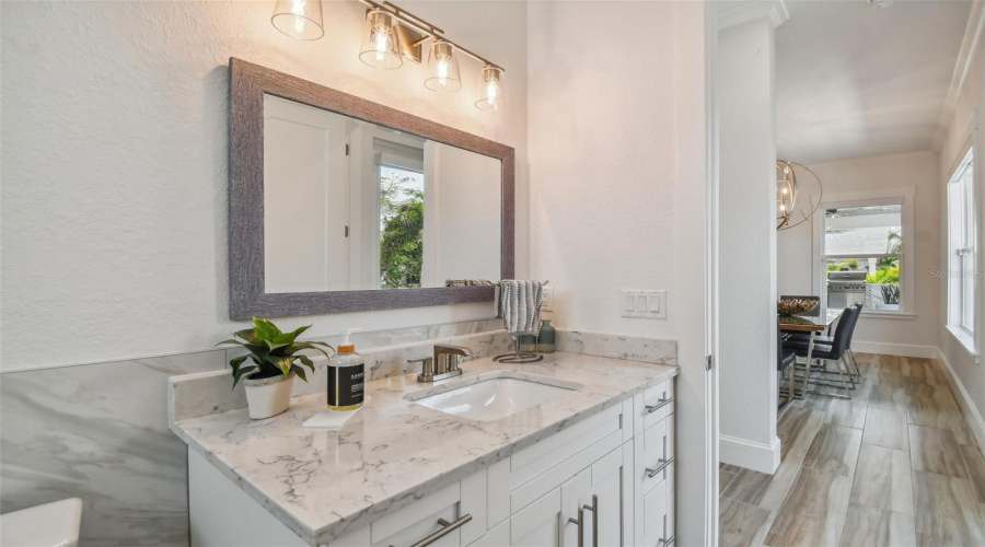 Tampa, Florida 33611, 5 Bedroom Bedrooms, ,4 Bathroombathrooms,Residential,For Sale,Bay Villa,0,Mfrtb8488683