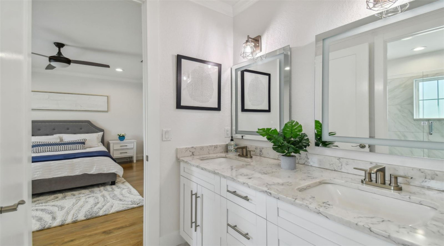 Tampa, Florida 33611, 5 Bedroom Bedrooms, ,4 Bathroombathrooms,Residential,For Sale,Bay Villa,0,Mfrtb8488683