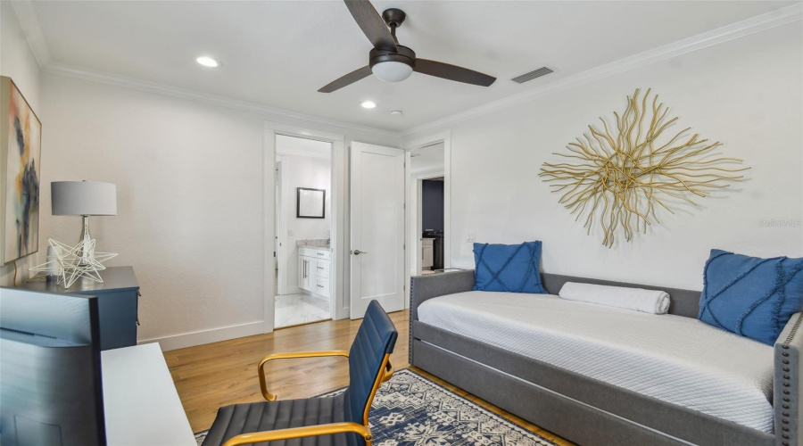 Tampa, Florida 33611, 5 Bedroom Bedrooms, ,4 Bathroombathrooms,Residential,For Sale,Bay Villa,0,Mfrtb8488683