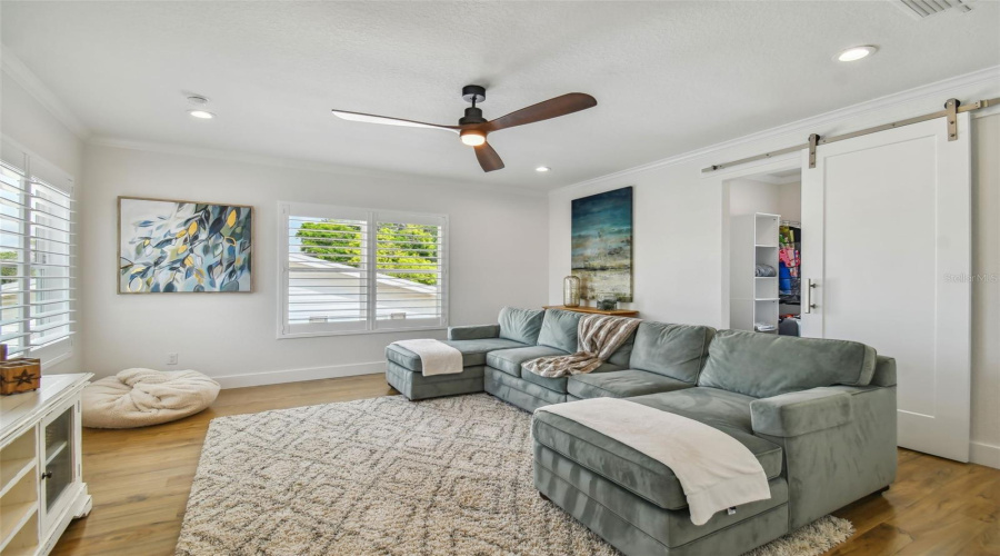 Tampa, Florida 33611, 5 Bedroom Bedrooms, ,4 Bathroombathrooms,Residential,For Sale,Bay Villa,0,Mfrtb8488683