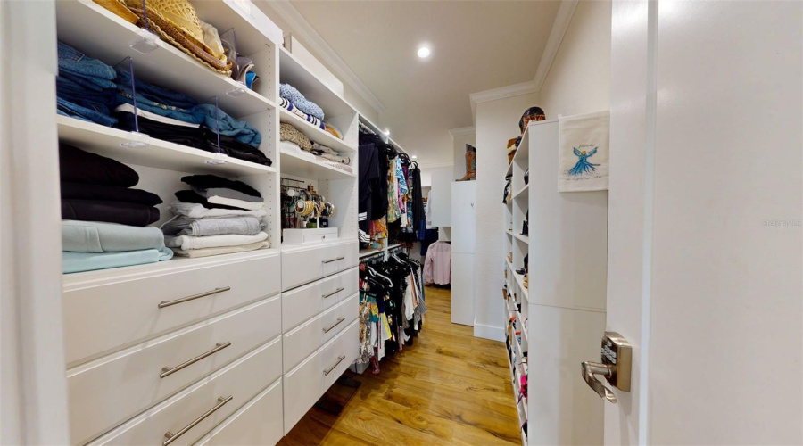 Tampa, Florida 33611, 5 Bedroom Bedrooms, ,4 Bathroombathrooms,Residential,For Sale,Bay Villa,0,Mfrtb8488683