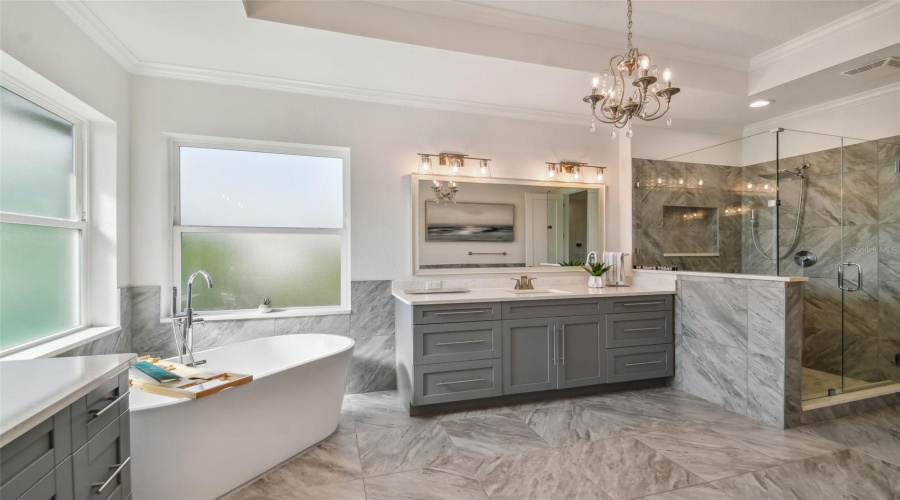 Tampa, Florida 33611, 5 Bedroom Bedrooms, ,4 Bathroombathrooms,Residential,For Sale,Bay Villa,0,Mfrtb8488683