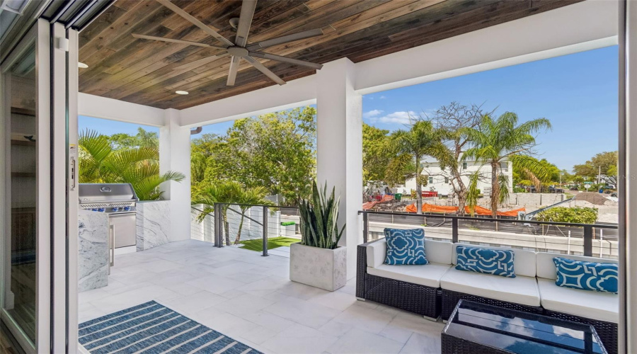 Tampa, Florida 33611, 5 Bedroom Bedrooms, ,4 Bathroombathrooms,Residential,For Sale,Bay Villa,0,Mfrtb8488683