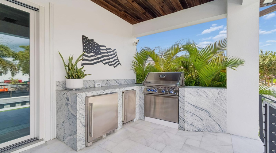 Tampa, Florida 33611, 5 Bedroom Bedrooms, ,4 Bathroombathrooms,Residential,For Sale,Bay Villa,0,Mfrtb8488683