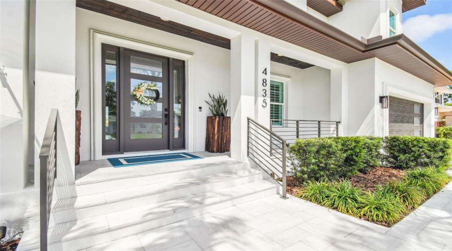 Tampa, Florida 33611, 5 Bedroom Bedrooms, ,4 Bathroombathrooms,Residential,For Sale,Bay Villa,0,Mfrtb8488683