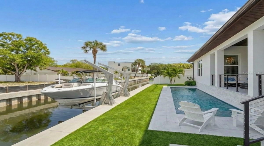 Tampa, Florida 33611, 5 Bedroom Bedrooms, ,4 Bathroombathrooms,Residential,For Sale,Bay Villa,0,Mfrtb8488683