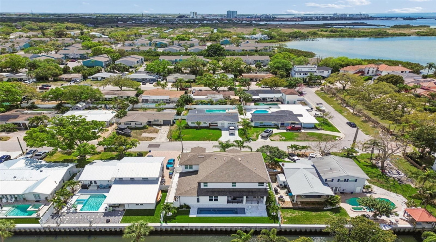 Tampa, Florida 33611, 5 Bedroom Bedrooms, ,4 Bathroombathrooms,Residential,For Sale,Bay Villa,0,Mfrtb8488683