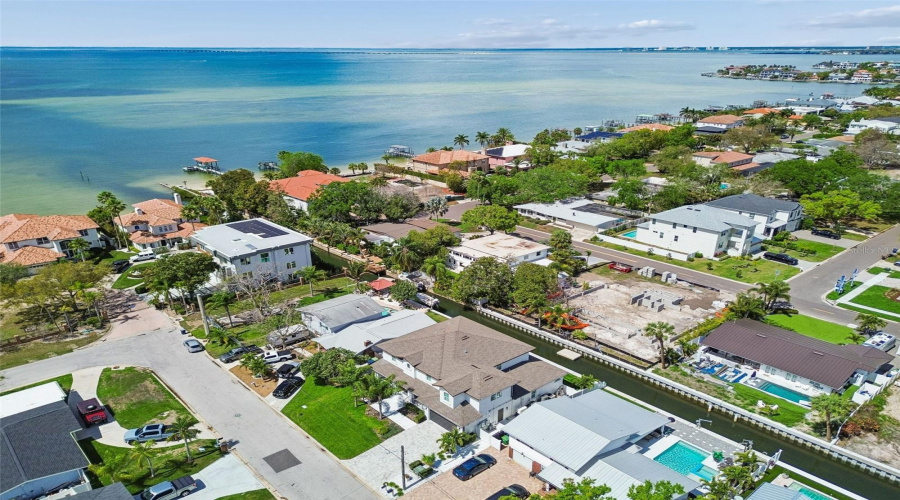 Tampa, Florida 33611, 5 Bedroom Bedrooms, ,4 Bathroombathrooms,Residential,For Sale,Bay Villa,0,Mfrtb8488683