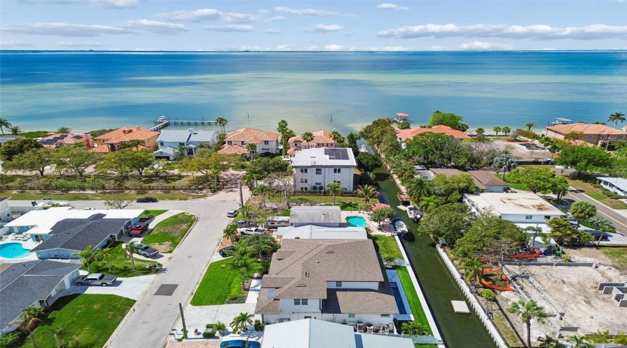 Tampa, Florida 33611, 5 Bedroom Bedrooms, ,4 Bathroombathrooms,Residential,For Sale,Bay Villa,0,Mfrtb8488683