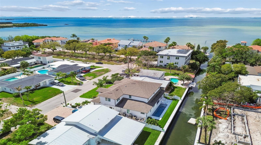Tampa, Florida 33611, 5 Bedroom Bedrooms, ,4 Bathroombathrooms,Residential,For Sale,Bay Villa,0,Mfrtb8488683