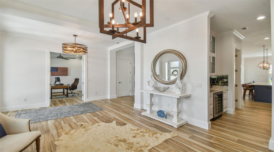 Tampa, Florida 33611, 5 Bedroom Bedrooms, ,4 Bathroombathrooms,Residential,For Sale,Bay Villa,0,Mfrtb8488683