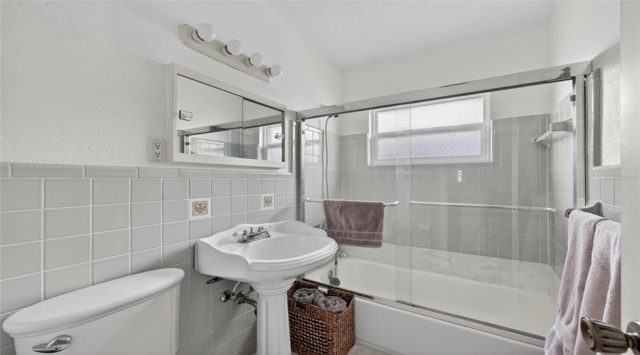 North Port, Florida 34287, 3 Bedroom Bedrooms, ,2 Bathroombathrooms,Residential,For Sale,Safford,0,Mfrc7526377