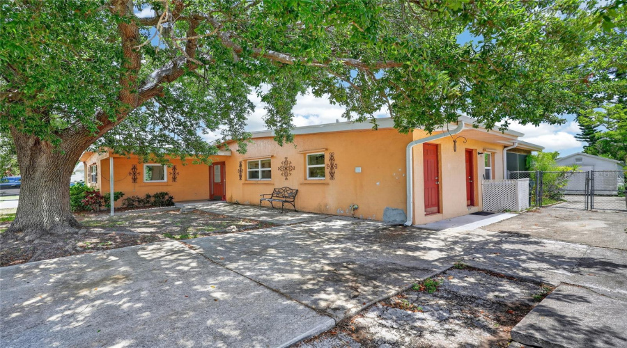North Port, Florida 34287, 3 Bedroom Bedrooms, ,2 Bathroombathrooms,Residential,For Sale,Safford,0,Mfrc7526377