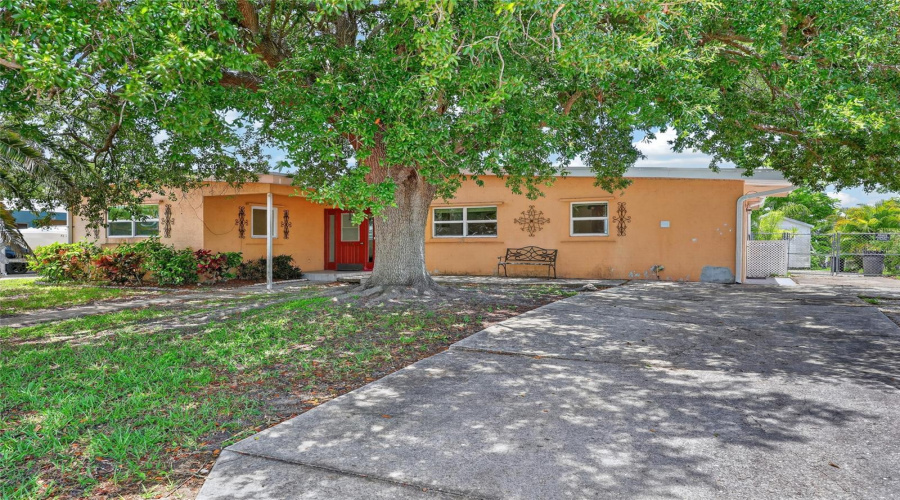 North Port, Florida 34287, 3 Bedroom Bedrooms, ,2 Bathroombathrooms,Residential,For Sale,Safford,0,Mfrc7526377