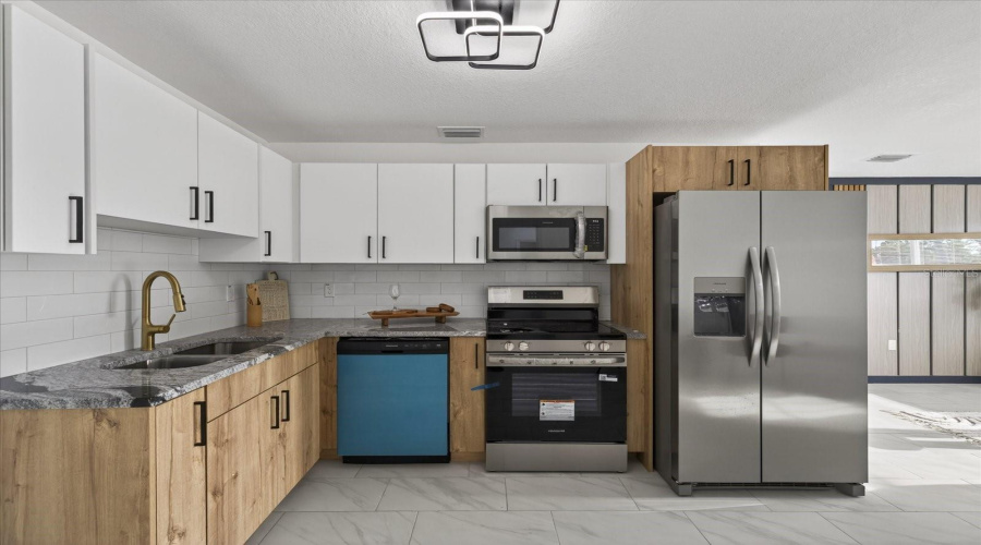 Largo, Florida 33778, 4 Bedroom Bedrooms, ,2 Bathroombathrooms,Residential,For Sale,120Th,0,Mfrtb8501592