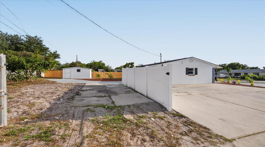 Largo, Florida 33778, 4 Bedroom Bedrooms, ,2 Bathroombathrooms,Residential,For Sale,120Th,0,Mfrtb8501592
