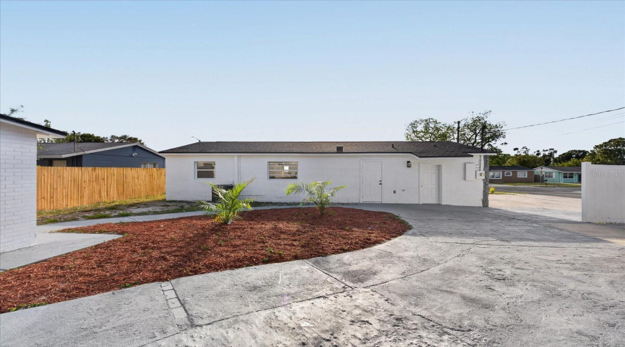Largo, Florida 33778, 4 Bedroom Bedrooms, ,2 Bathroombathrooms,Residential,For Sale,120Th,0,Mfrtb8501592