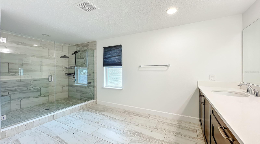 Sanford, Florida 32771, 4 Bedroom Bedrooms, ,3 Bathroombathrooms,Residential,For Sale,Bluff Oak,0,Mfro6399508