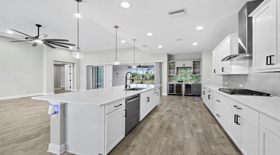 Sarasota, Florida 34241, 4 Bedroom Bedrooms, ,3 Bathroombathrooms,Residential,For Sale,Lungo Lago,0,Mfra4690357