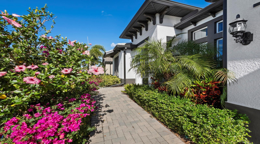 Sarasota, Florida 34241, 4 Bedroom Bedrooms, ,3 Bathroombathrooms,Residential,For Sale,Lungo Lago,0,Mfra4690357