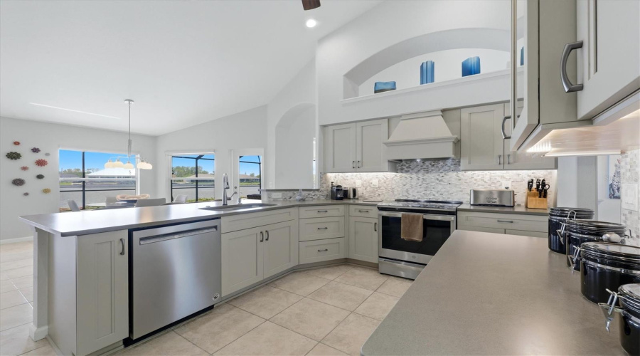 Port Charlotte, Florida 33981, 3 Bedroom Bedrooms, ,2 Bathroombathrooms,Residential,For Sale,Blake,0,Mfrd6146895