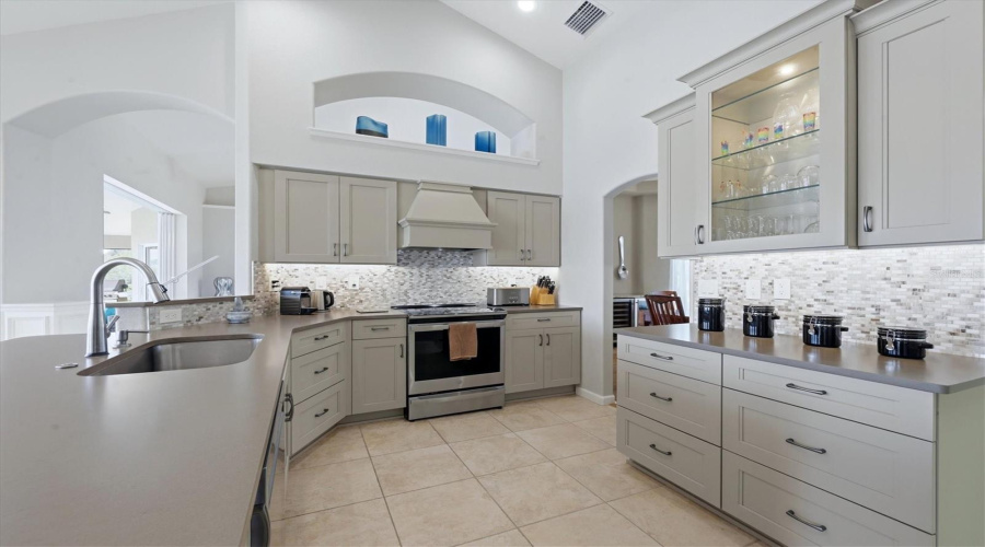 Port Charlotte, Florida 33981, 3 Bedroom Bedrooms, ,2 Bathroombathrooms,Residential,For Sale,Blake,0,Mfrd6146895