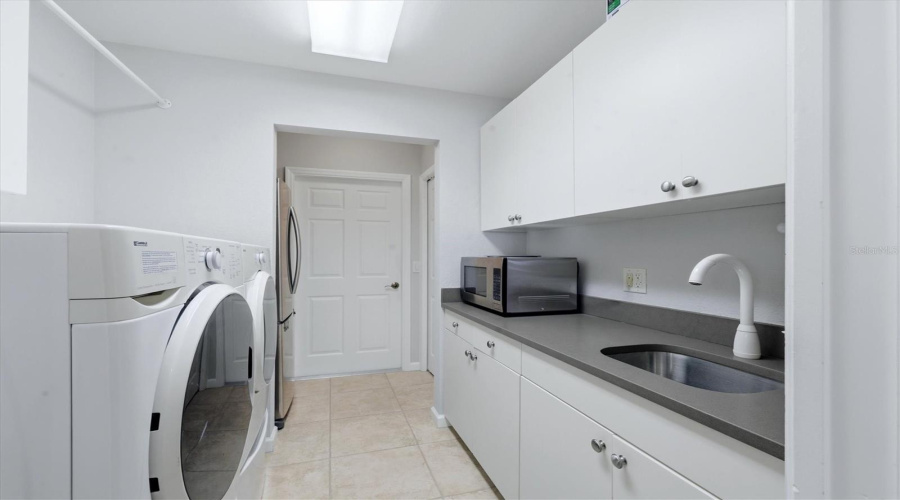 Port Charlotte, Florida 33981, 3 Bedroom Bedrooms, ,2 Bathroombathrooms,Residential,For Sale,Blake,0,Mfrd6146895