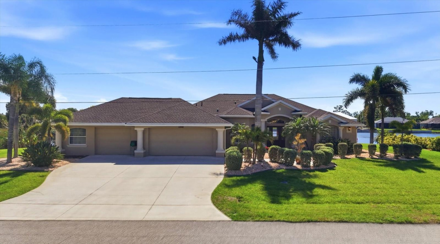 Port Charlotte, Florida 33981, 3 Bedroom Bedrooms, ,2 Bathroombathrooms,Residential,For Sale,Blake,0,Mfrd6146895