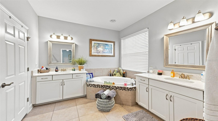 Apollo Beach, Florida 33572, 4 Bedroom Bedrooms, ,3 Bathroombathrooms,Residential,For Sale,Admiral Pointe,0,Mfrtb8475052