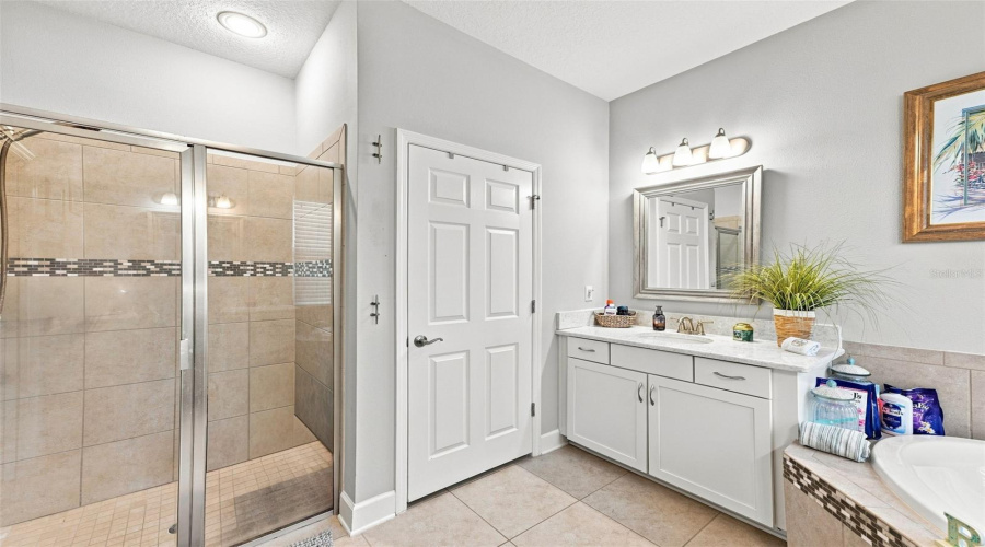 Apollo Beach, Florida 33572, 4 Bedroom Bedrooms, ,3 Bathroombathrooms,Residential,For Sale,Admiral Pointe,0,Mfrtb8475052