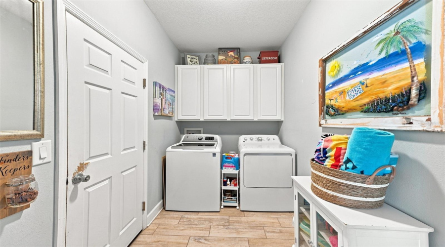 Apollo Beach, Florida 33572, 4 Bedroom Bedrooms, ,3 Bathroombathrooms,Residential,For Sale,Admiral Pointe,0,Mfrtb8475052