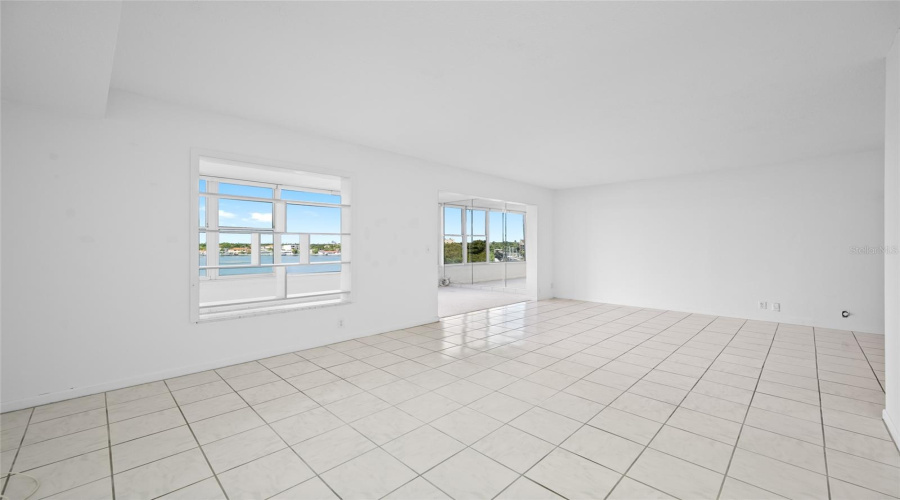 St Petersburg, Florida 33707, 1 Bedroom Bedrooms, ,1 Bathroombathrooms,Residential,For Sale,Shore,0,Mfrtb8541268