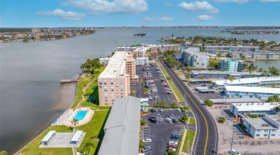 St Petersburg, Florida 33707, 1 Bedroom Bedrooms, ,1 Bathroombathrooms,Residential,For Sale,Shore,0,Mfrtb8541268