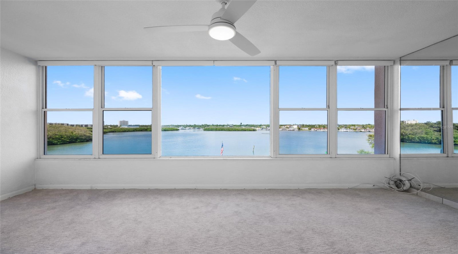 St Petersburg, Florida 33707, 1 Bedroom Bedrooms, ,1 Bathroombathrooms,Residential,For Sale,Shore,0,Mfrtb8541268