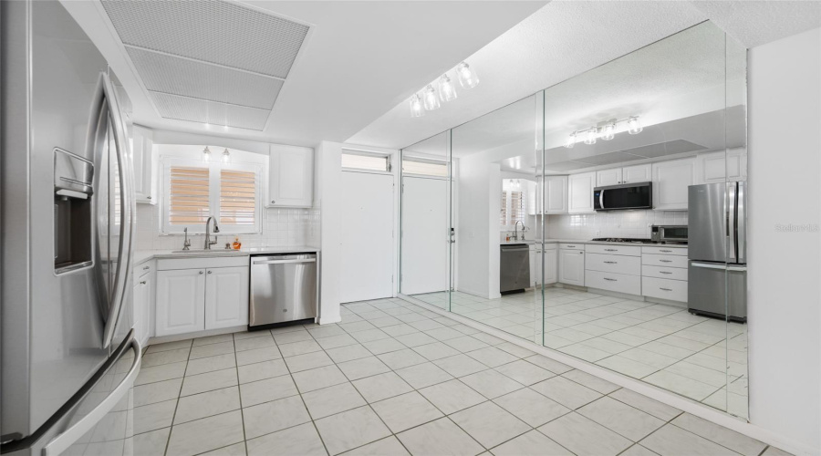 St Petersburg, Florida 33707, 1 Bedroom Bedrooms, ,1 Bathroombathrooms,Residential,For Sale,Shore,0,Mfrtb8541268