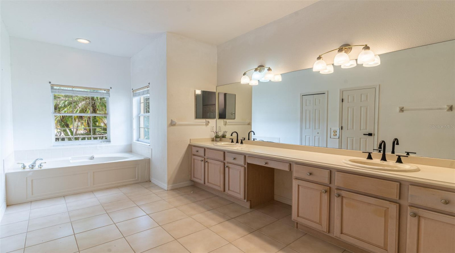 Kissimmee, Florida 34759, 3 Bedroom Bedrooms, ,2 Bathroombathrooms,Residential,For Sale,Sand Piper,0,Mfrl4963438